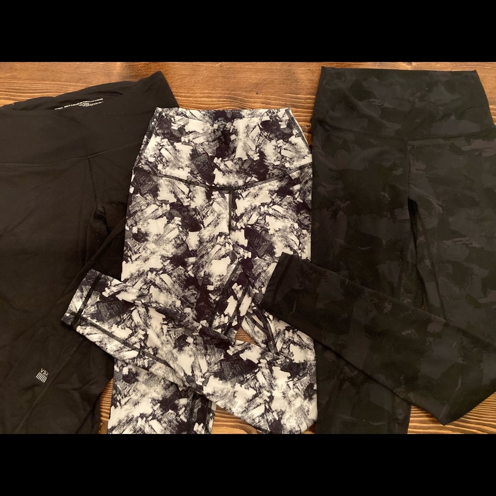 LOT: Womens athletic leggings